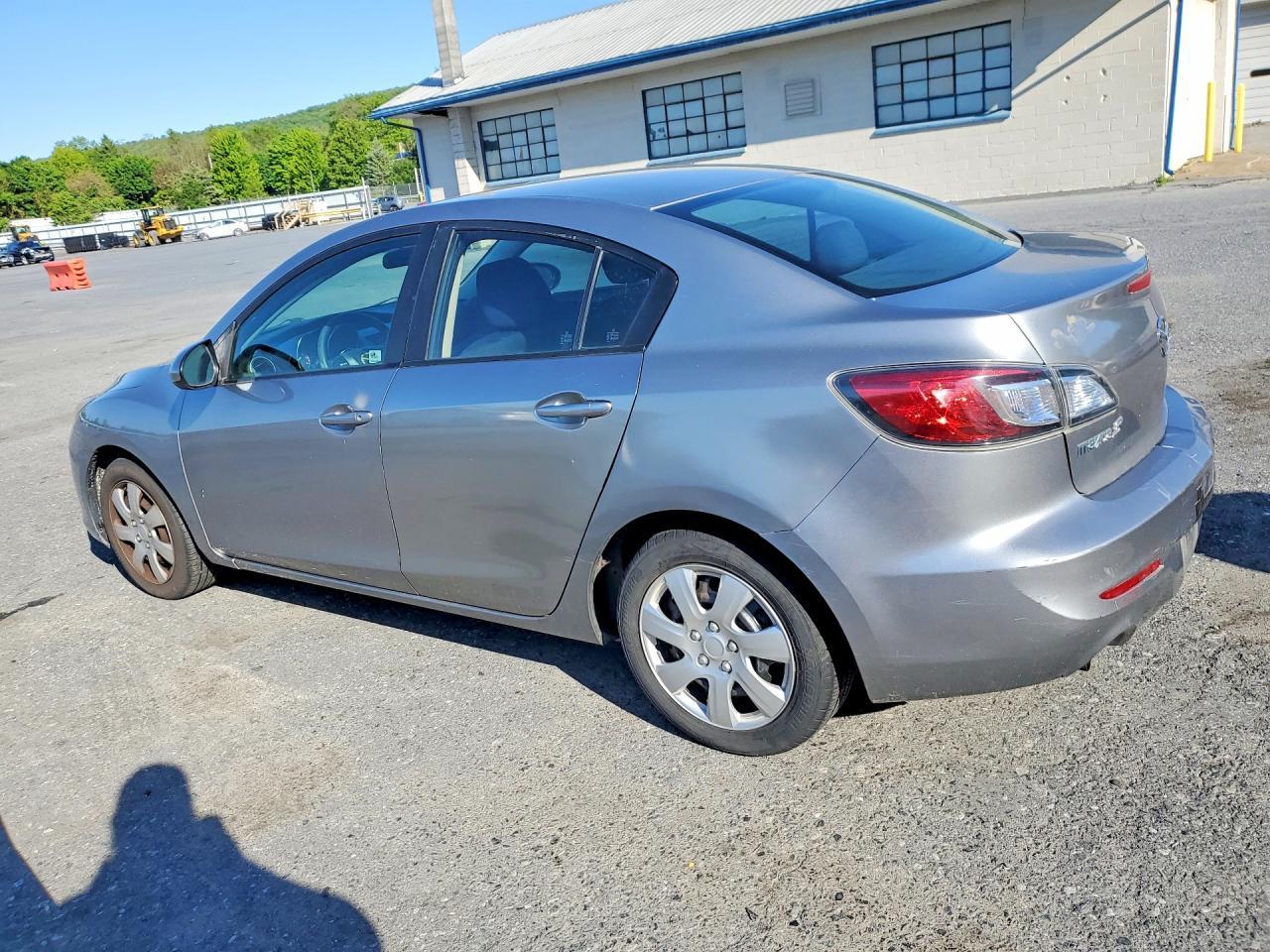 2012 Mazda 3 I - Image 2