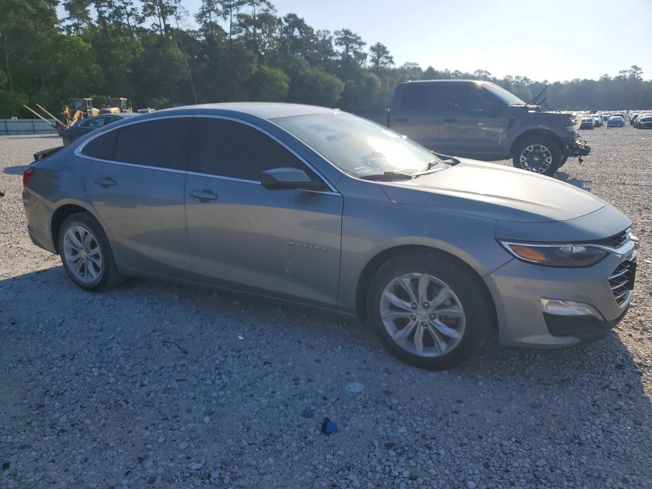2024 Chevrolet Malibu Lt - Image 4