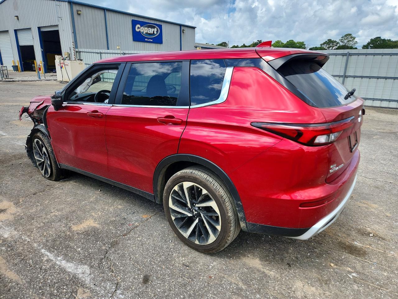 2024 Mitsubishi Outlander Se - Image 2