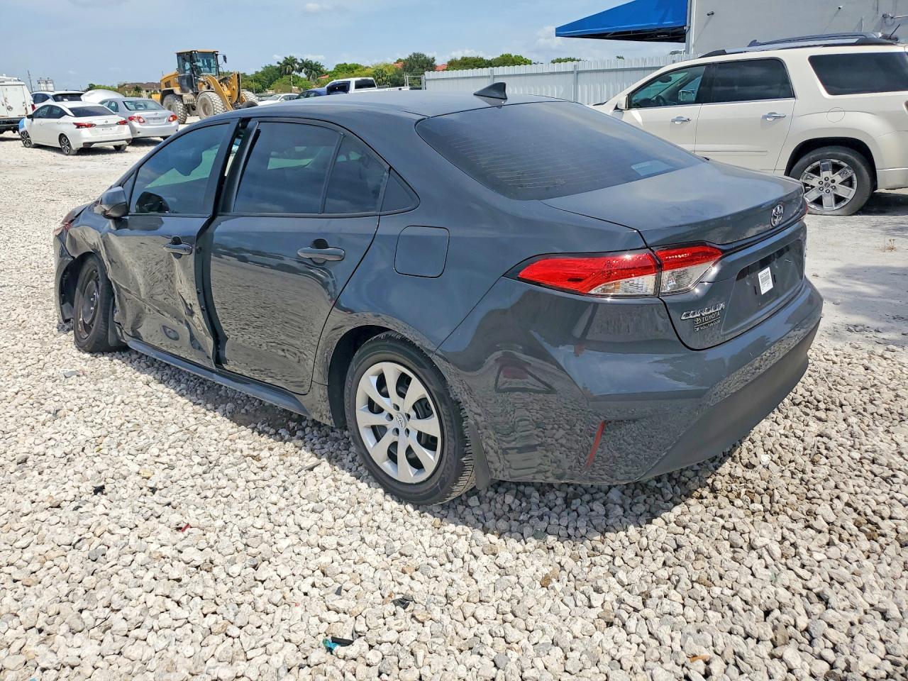 2025 Toyota Corolla Le - Фото 2