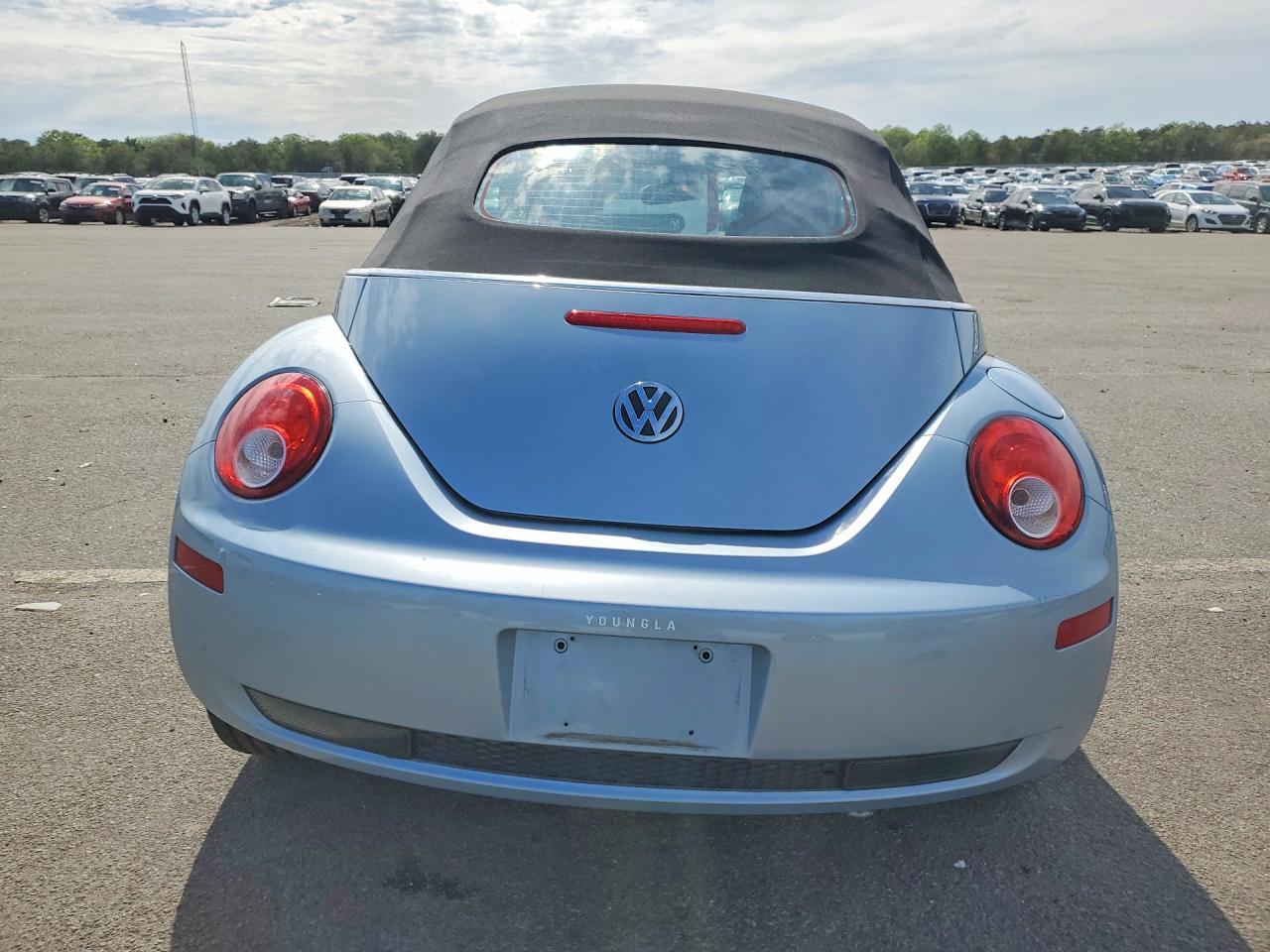 2009 Volkswagen New Beetle S - Фото 6