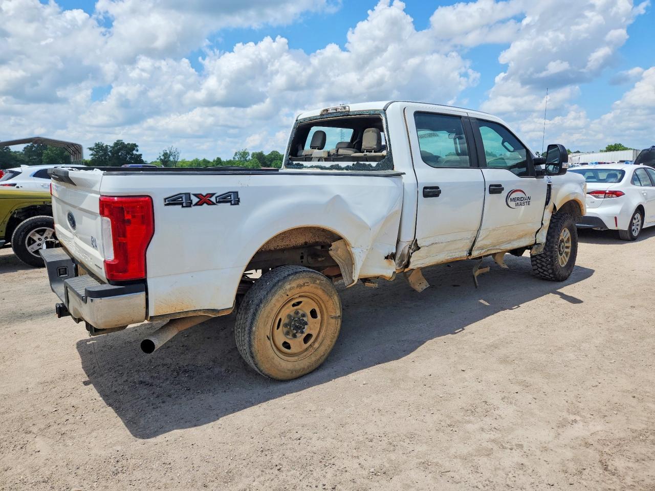 2017 Ford F350 Super Duty - Фото 3