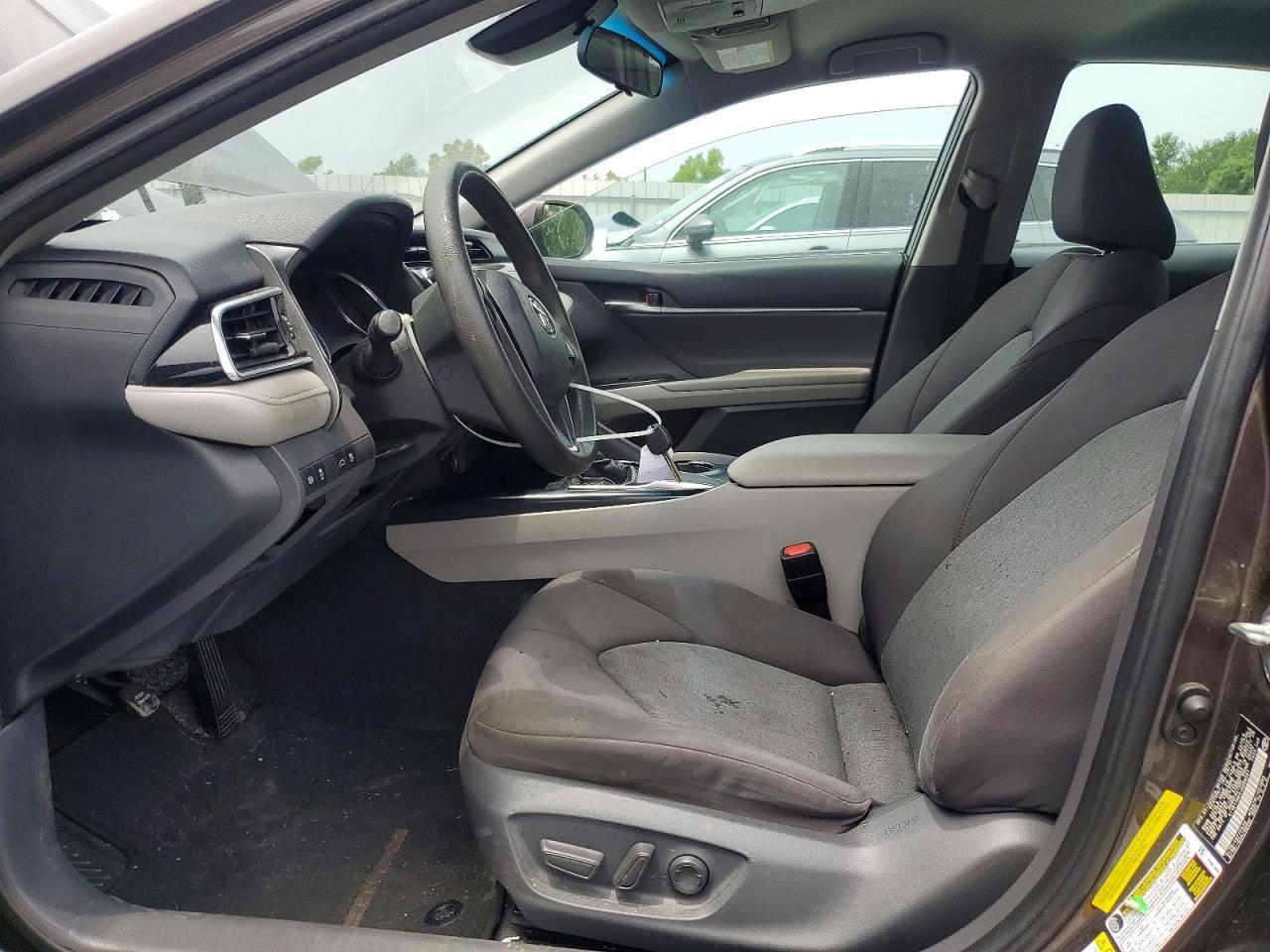 2018 Toyota Camry Le - Фото 7