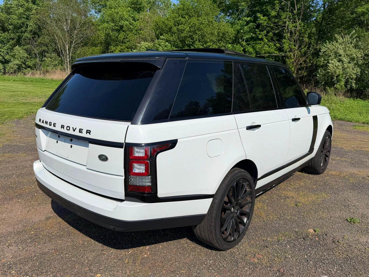 2015 Land Rover Range Rover Supercharged - Image 3