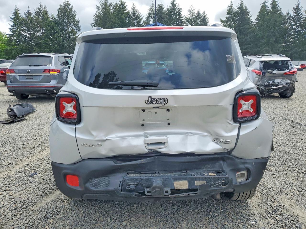 2018 Jeep Renegade Latitude - Image 6