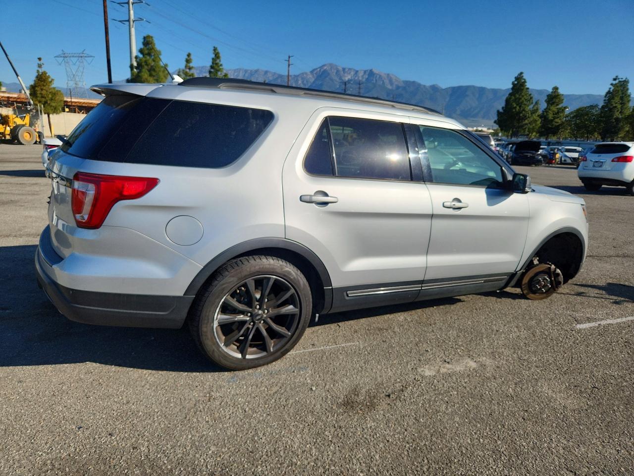 2018 Ford Explorer Xlt - Фото 3