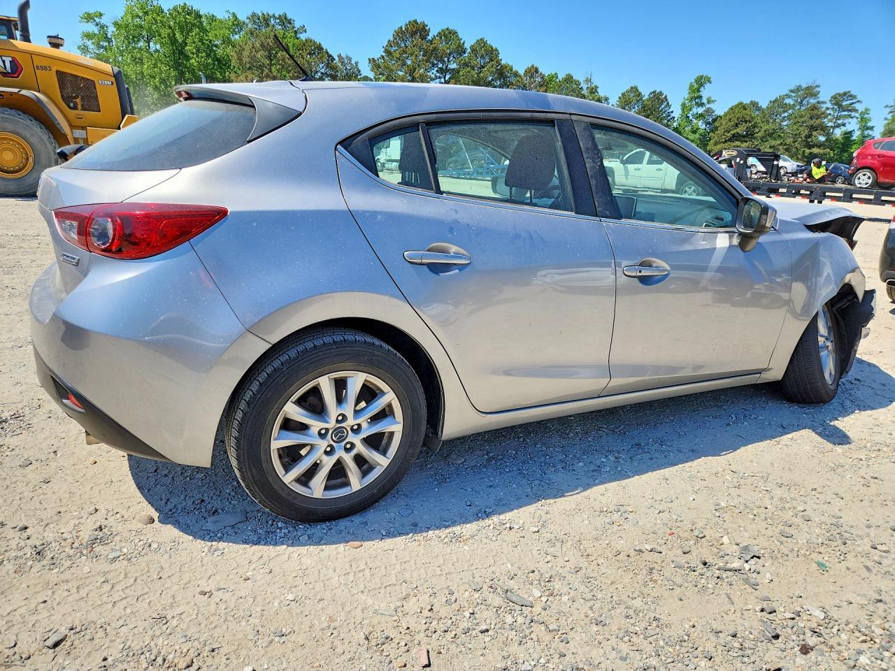 2015 Mazda 3 Touring - Image 3