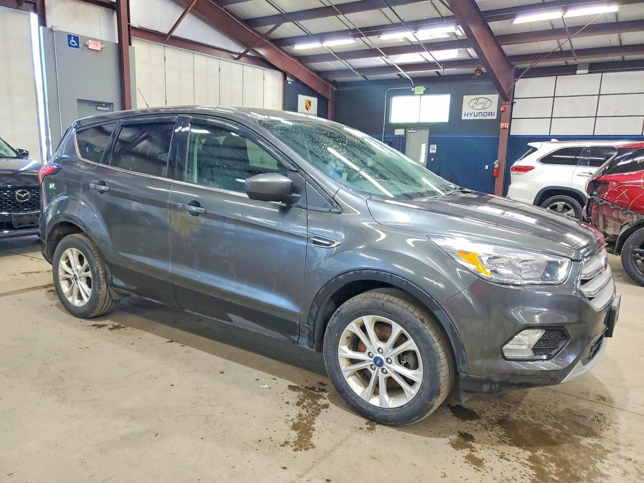 2019 Ford Escape Se - Фото 4