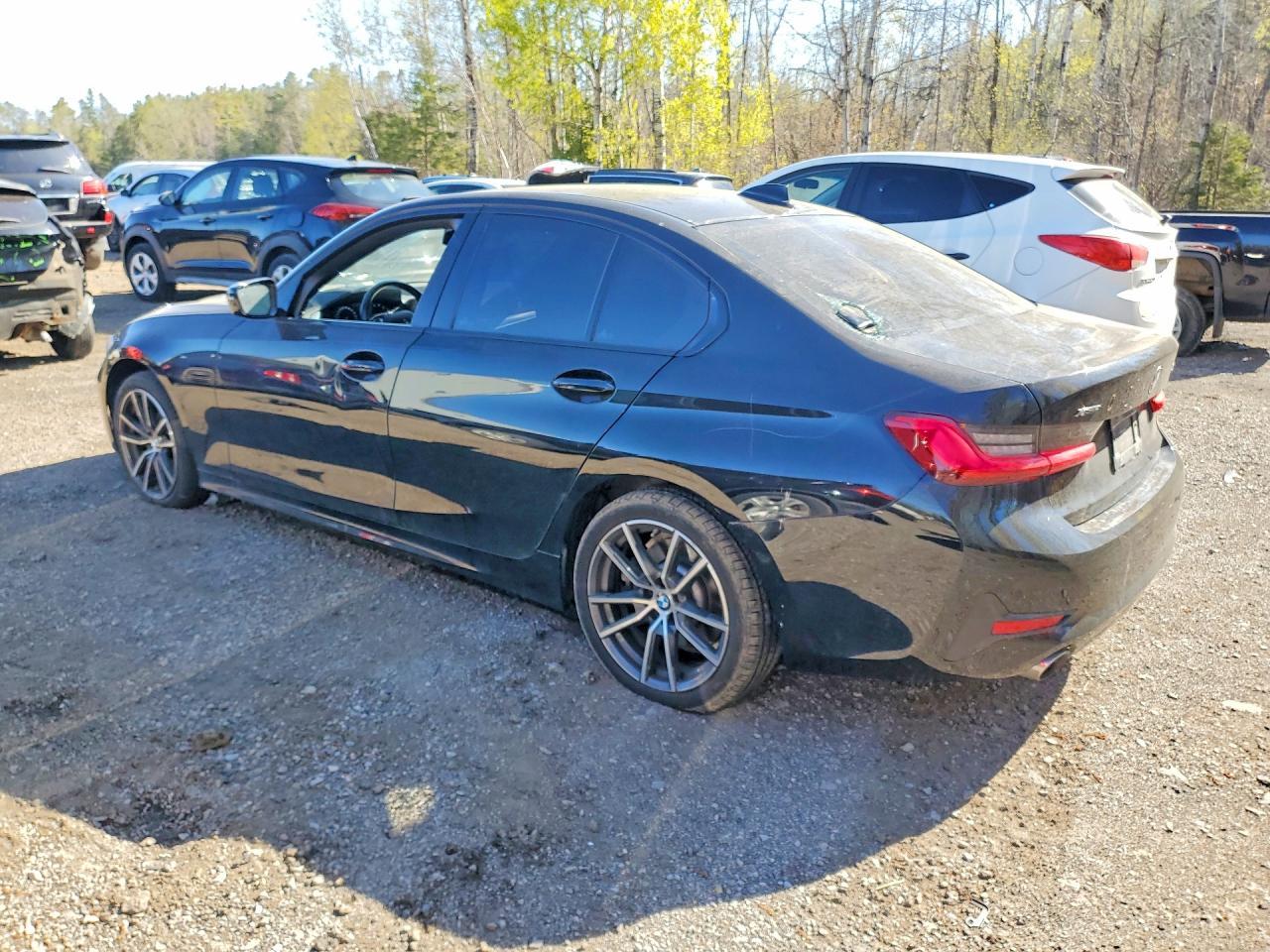 2021 BMW 330Xi - Фото 2