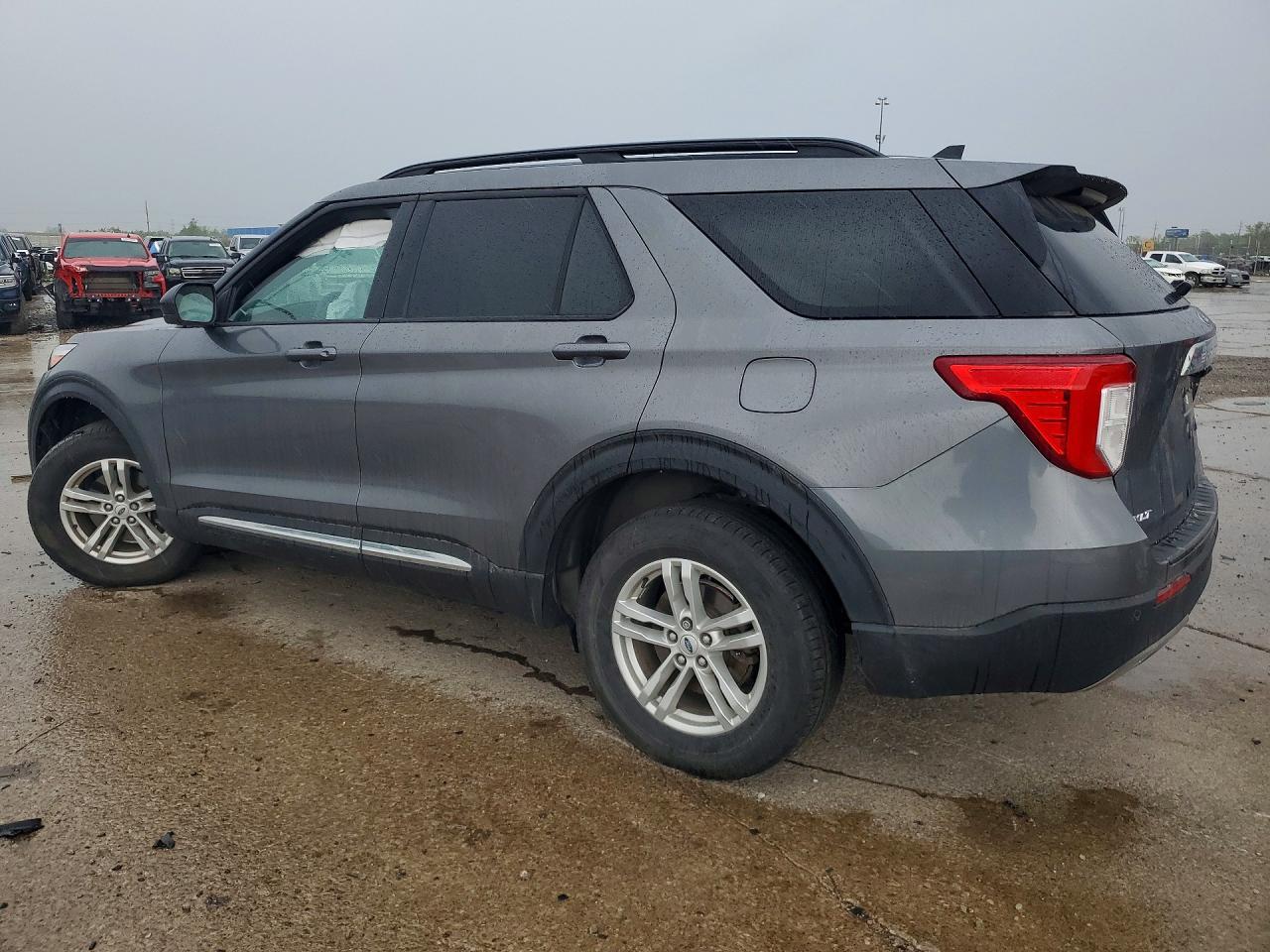 2023 Ford Explorer Xlt - Фото 2