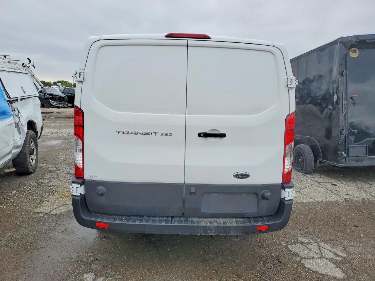 2024 Ford Transit 250 Utility / Service Van - Фото 6