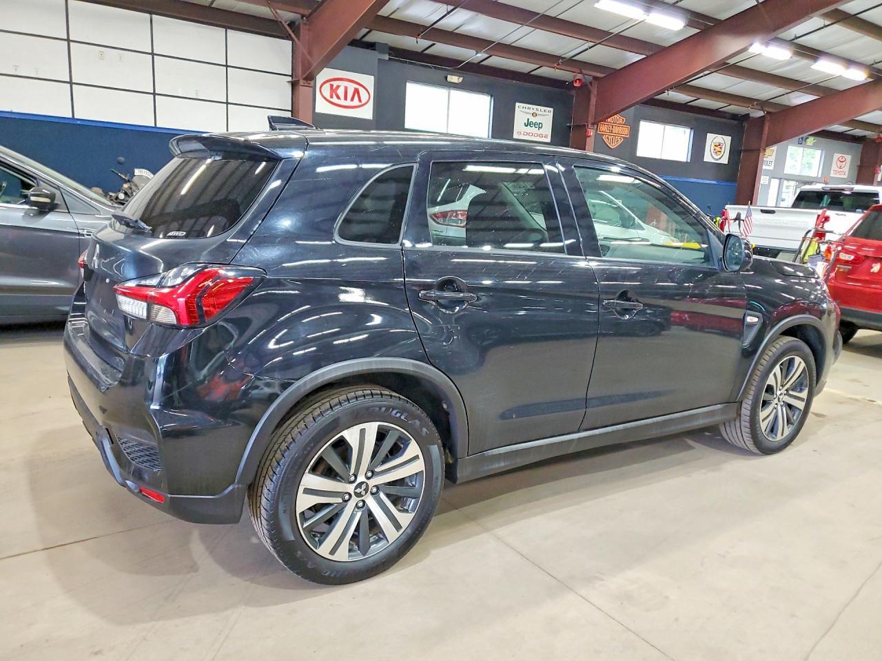 2021 Mitsubishi Outlander Sport Es - Фото 3