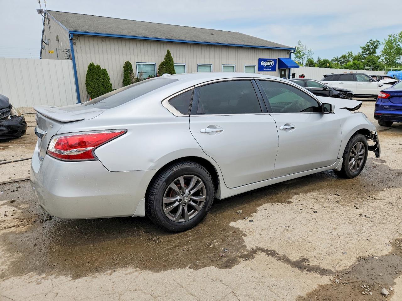 2015 Nissan Altima 2.5 S - Фото 3