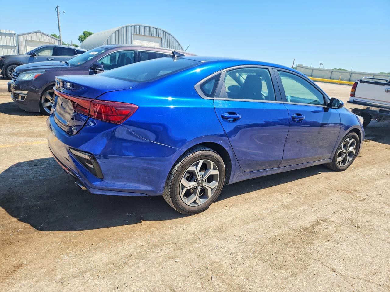 2021 Kia Forte Lxs - Image 3