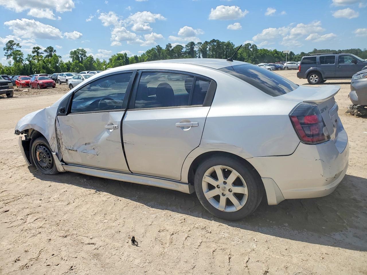 2011 Nissan Sentra 2.0 - Image 2