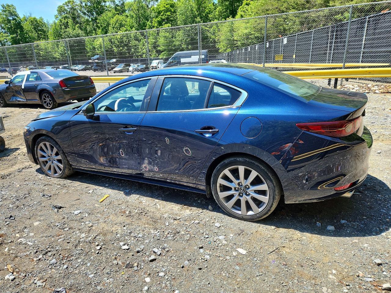 2021 Mazda 3 Preferred - Image 2
