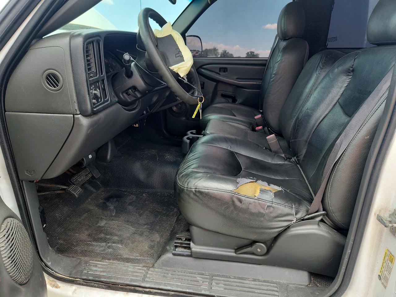 2007 Chevrolet Silverado C2500 Heavy Duty - Image 7