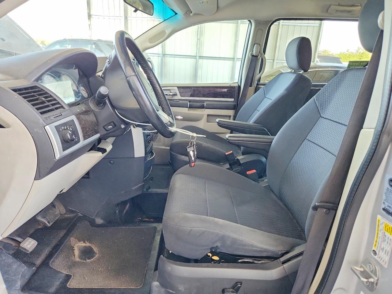 2010 Dodge Grand Caravan Sxt - Image 7