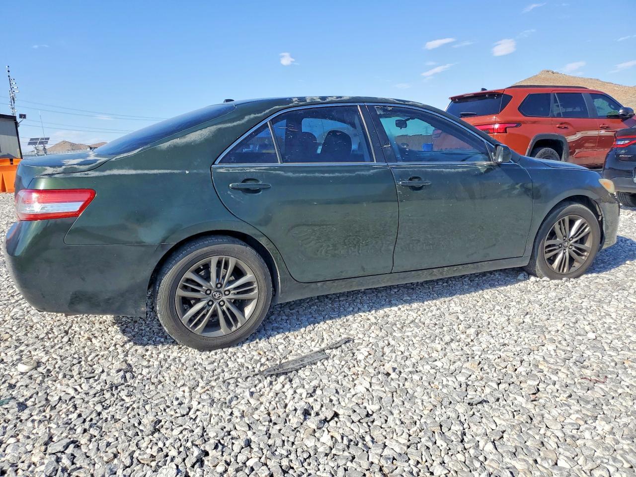 2011 Toyota Camry Base - Фото 3