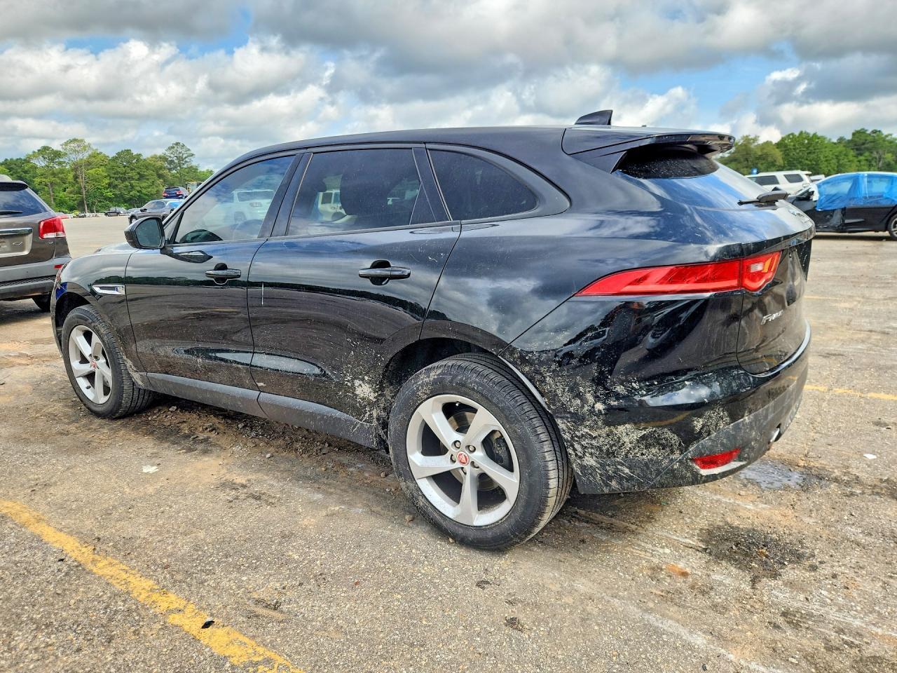 2018 Jaguar F-Pace Premium - Image 2