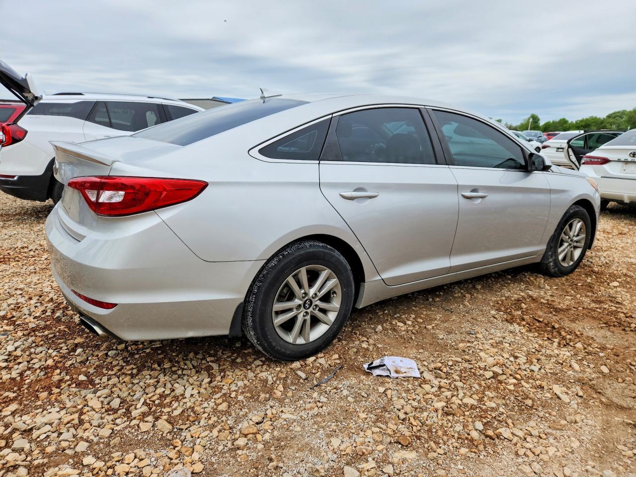 2015 Hyundai Sonata Se - Image 3