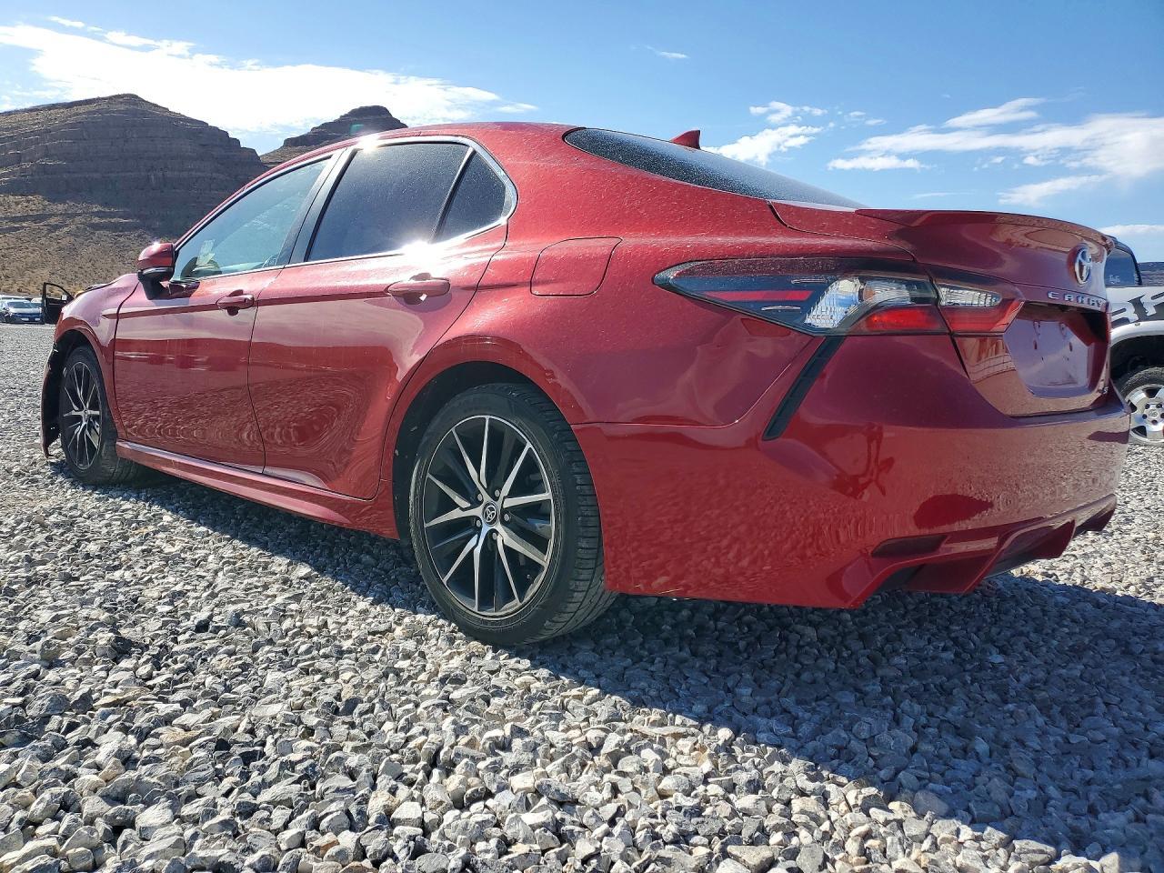 2022 Toyota Camry Se - Image 2