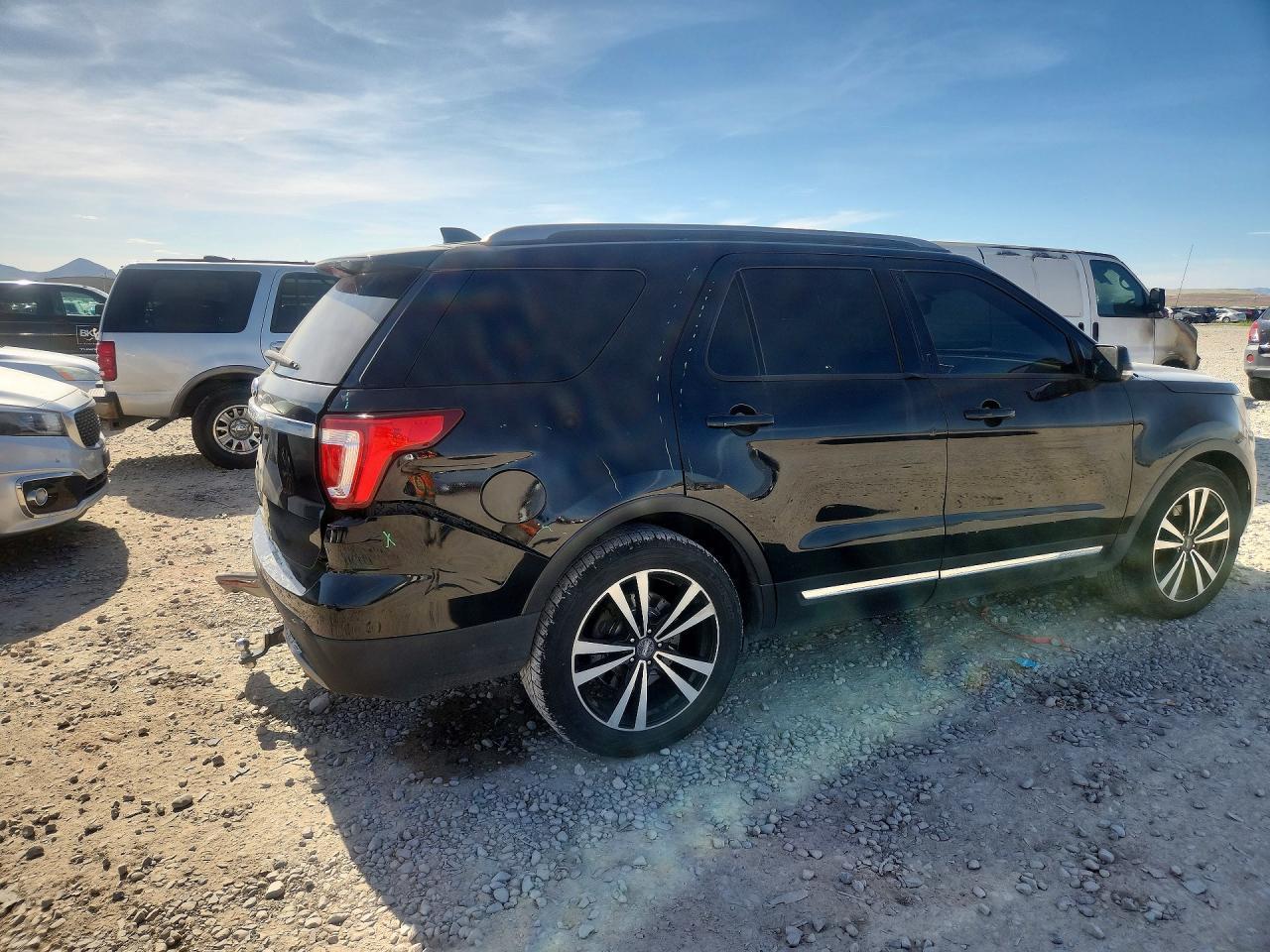 2016 Ford Explorer Xlt - Фото 3