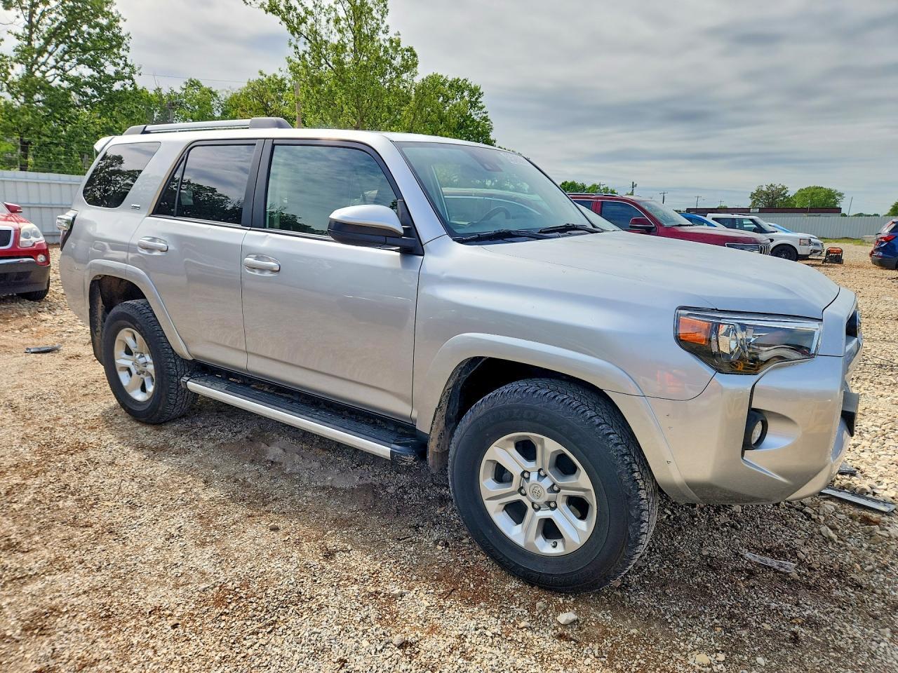 2020 Toyota 4Runner Sr5 - Image 4