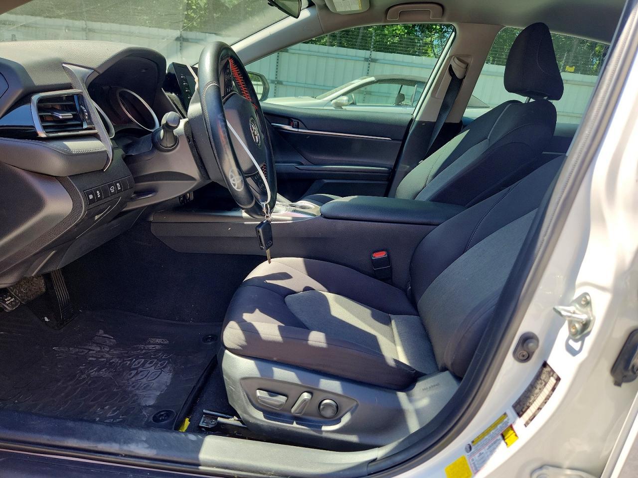 2022 Toyota Camry Le - Фото 7