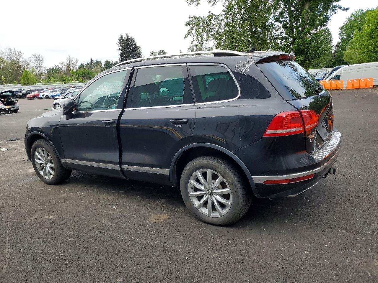 2016 Volkswagen Touareg Sport - Фото 2
