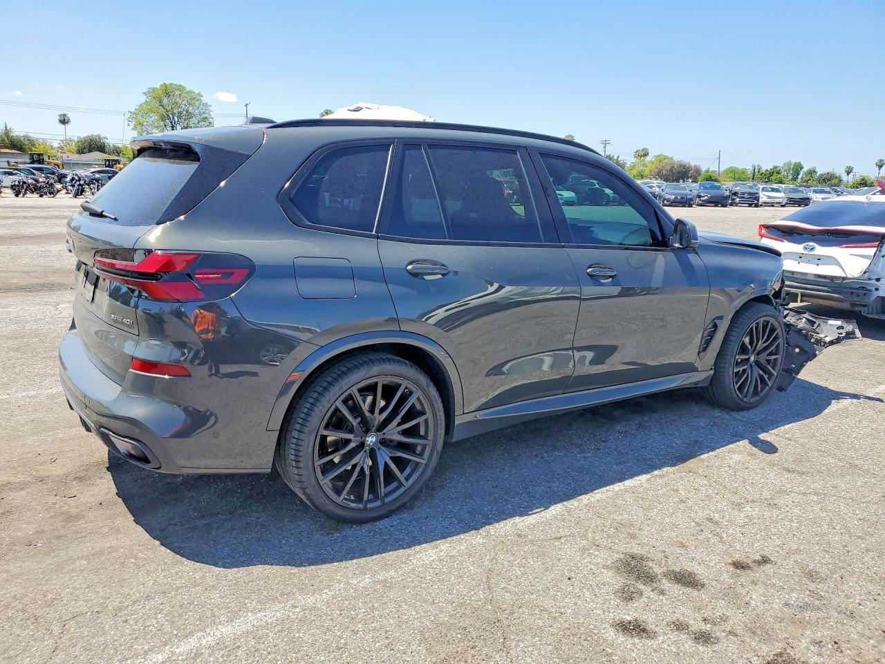 2024 BMW X5 xDrive40I - Image 3
