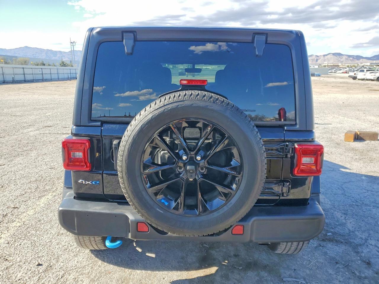 2023 Jeep Wrangler Sahara 4Xe - Фото 6