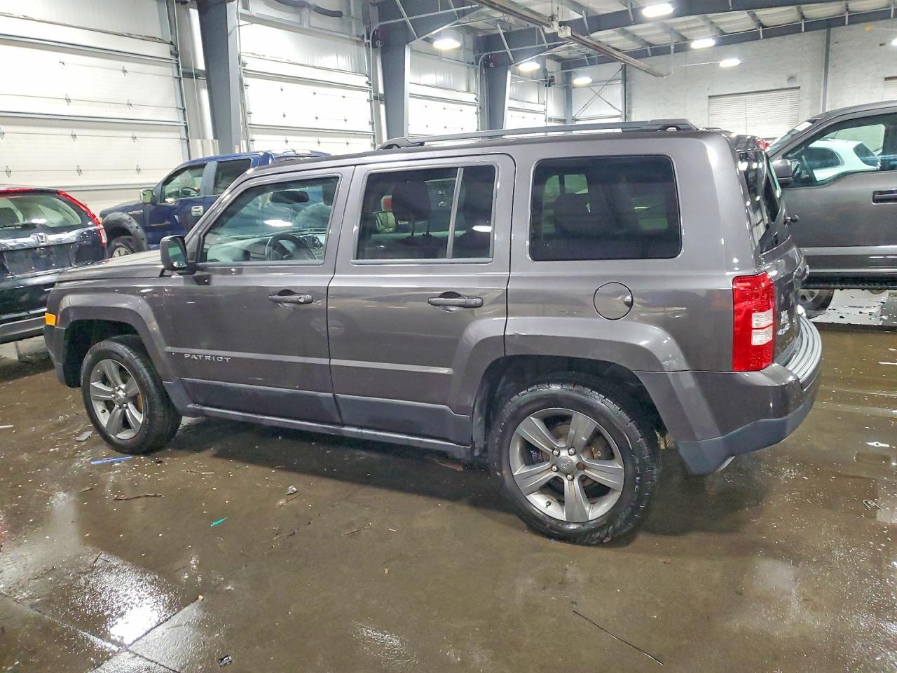 2015 Jeep Patriot Latitude - Фото 2