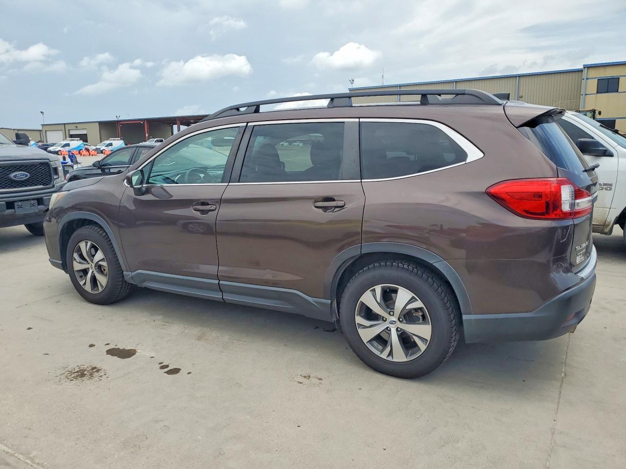 2019 Subaru Ascent Premium - Фото 2
