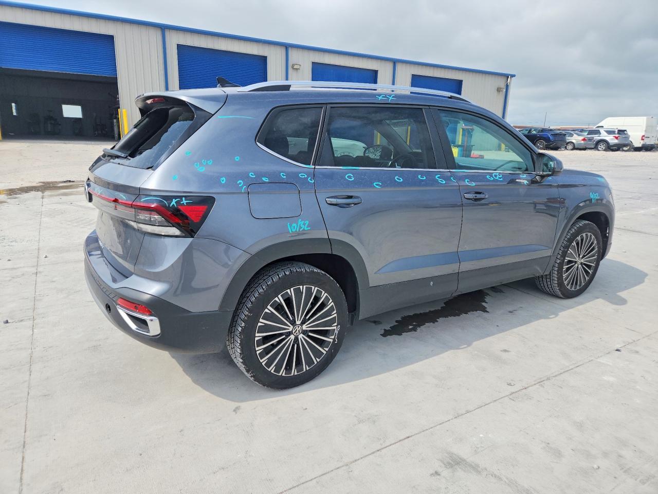 2025 Volkswagen Taos Se - Фото 3