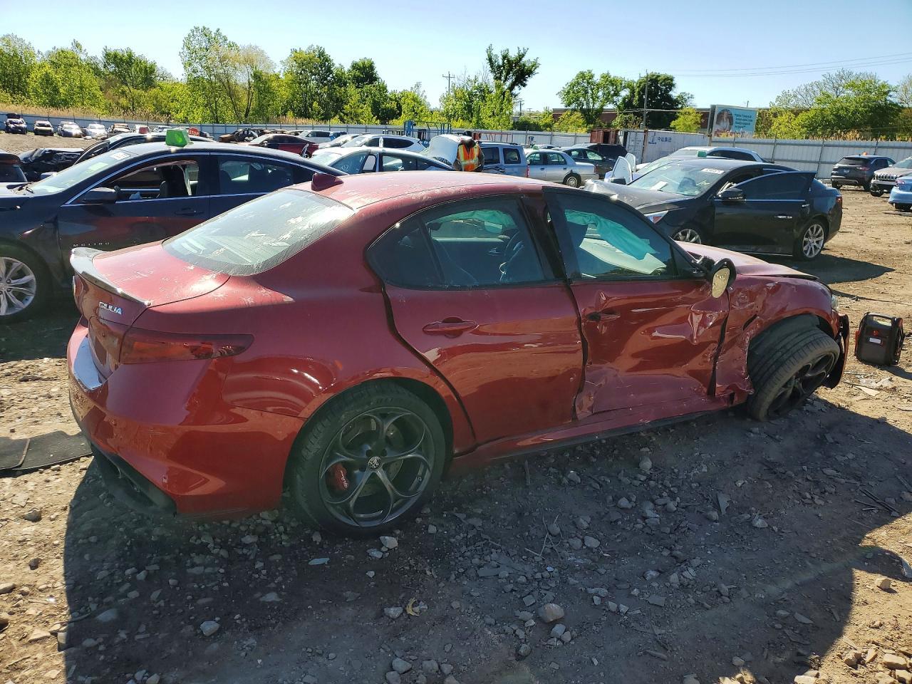 2018 Alfa Romeo Giulia Quadrifoglio - Image 3