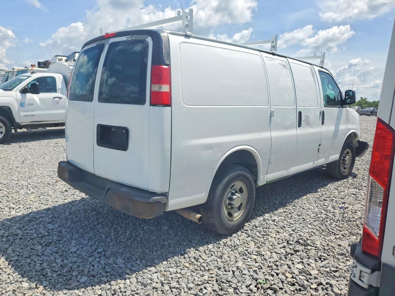 2013 Chevrolet Express Delivery Van - Фото 3