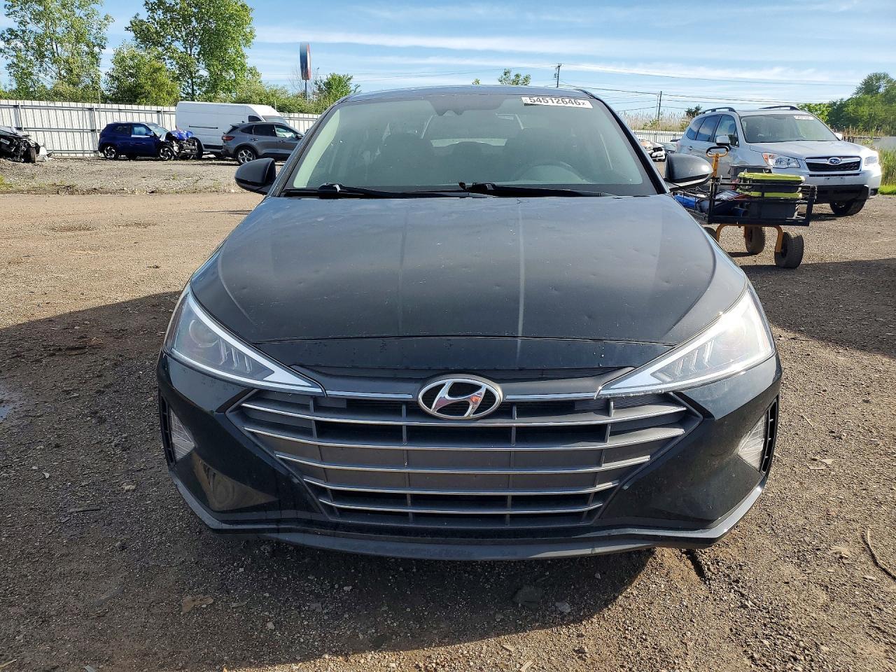 2020 Hyundai Elantra Se - Image 5