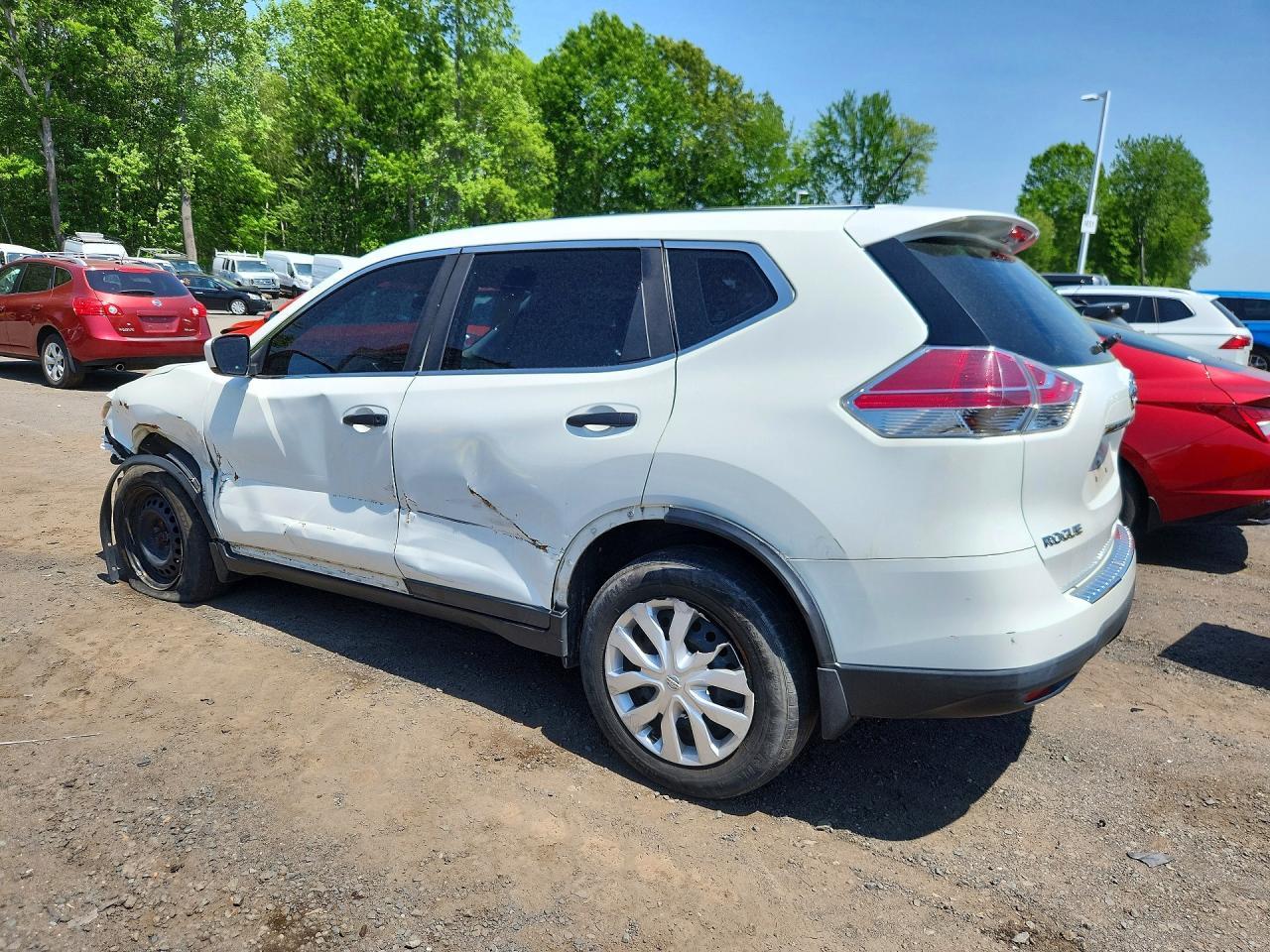 2016 Nissan Rogue S - Фото 2