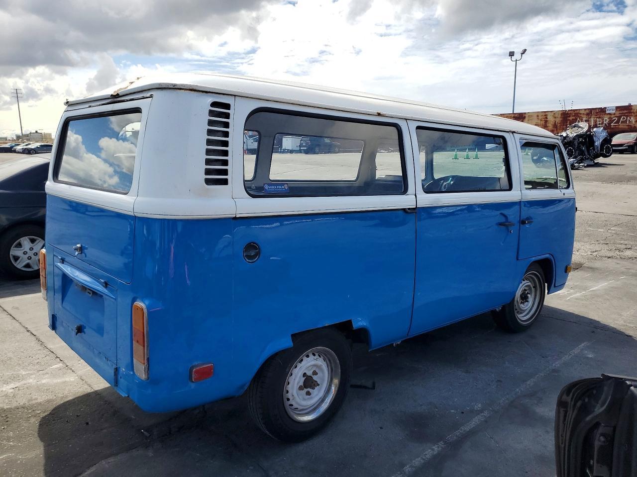 1974 Volkswagen Super Beet - Фото 3