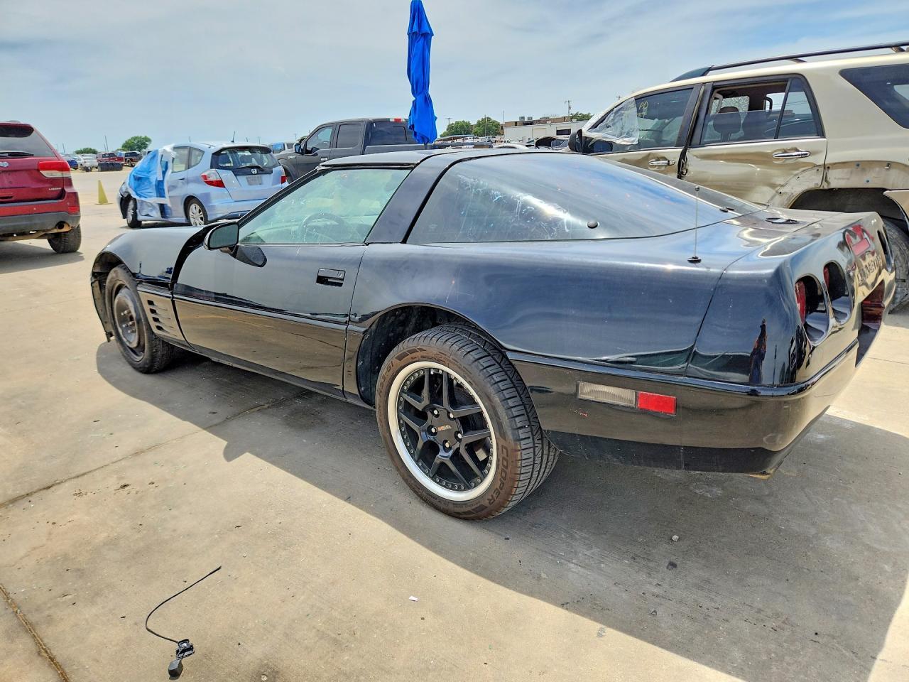 1991 Chevrolet Corvette - Фото 2