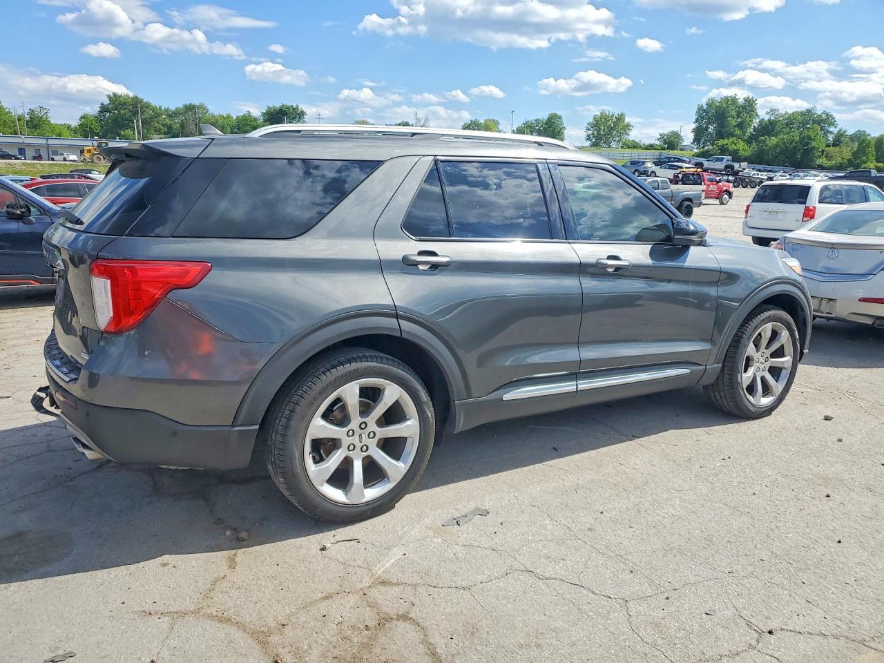 2020 Ford Explorer Platinum - Фото 3