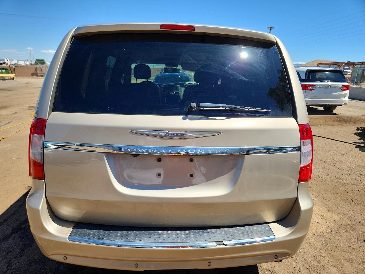 2013 Chrysler Town & Country Touring L - Фото 6