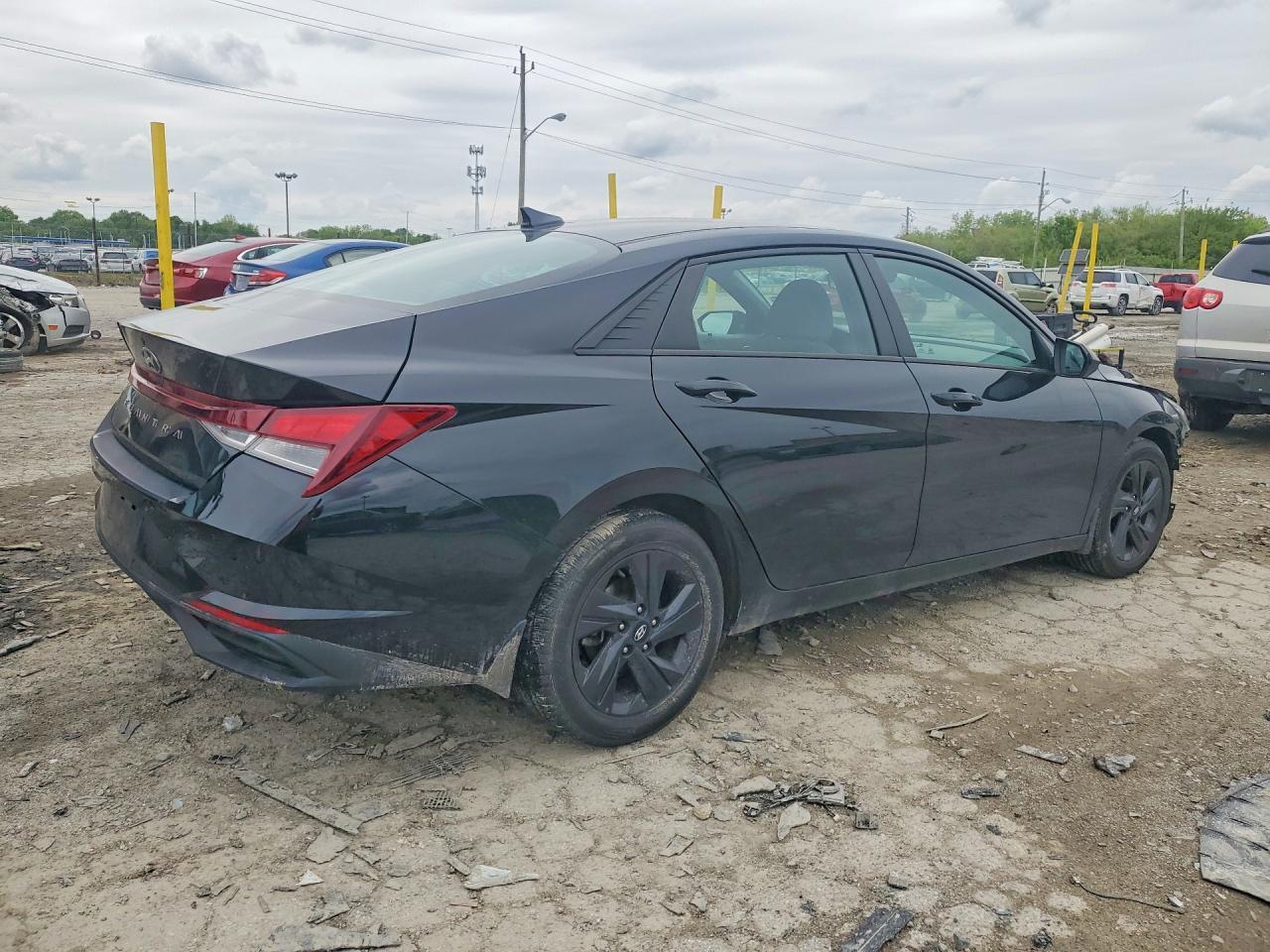2022 Hyundai Elantra Sel - Image 3