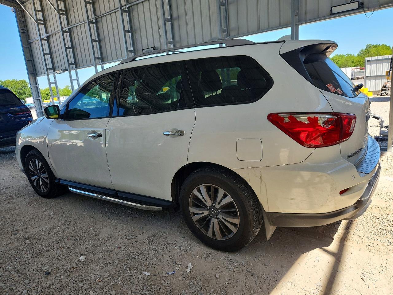 2020 Nissan Pathfinder Sv - Фото 2