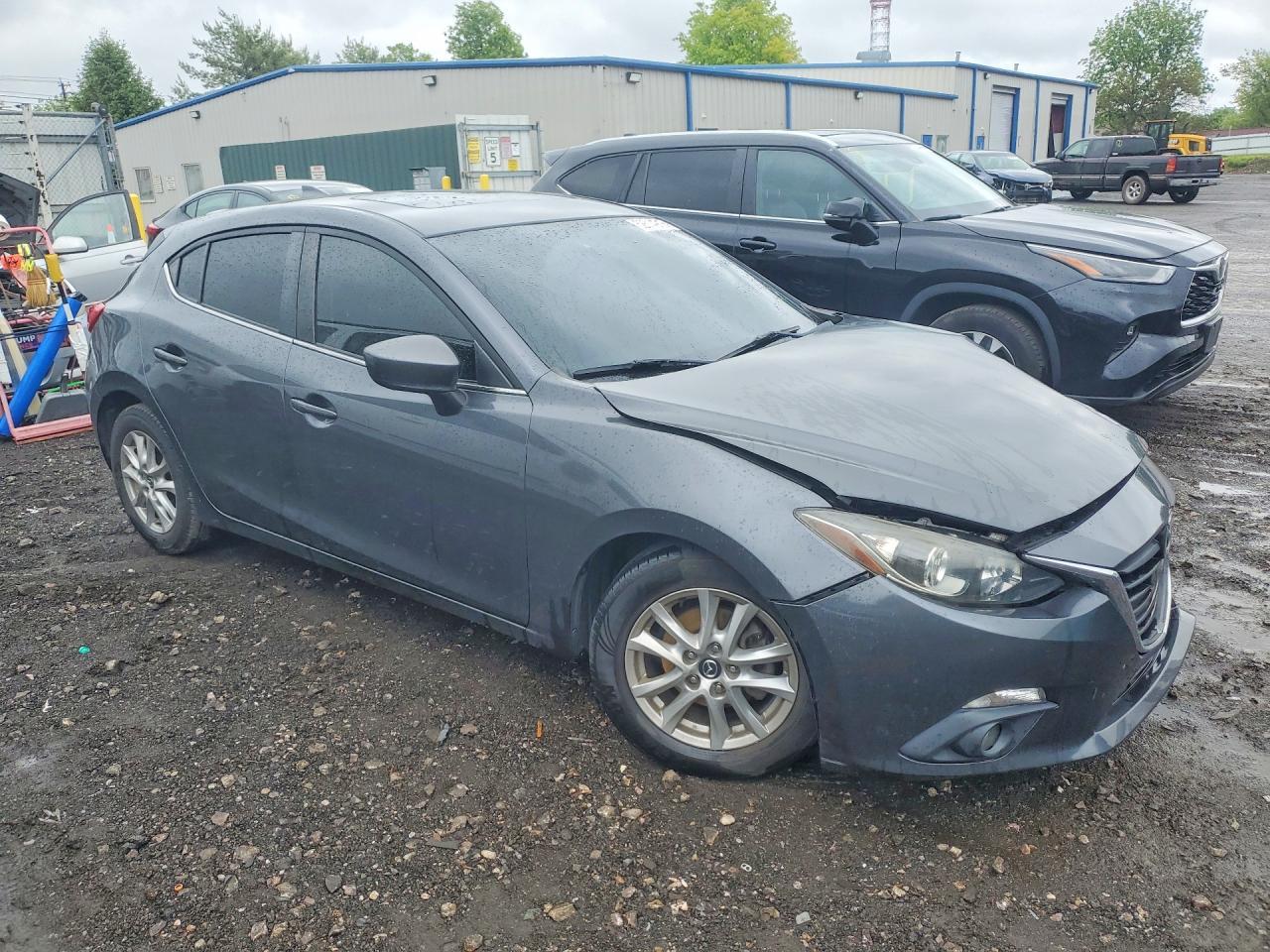 2016 Mazda 3 Touring - Image 4