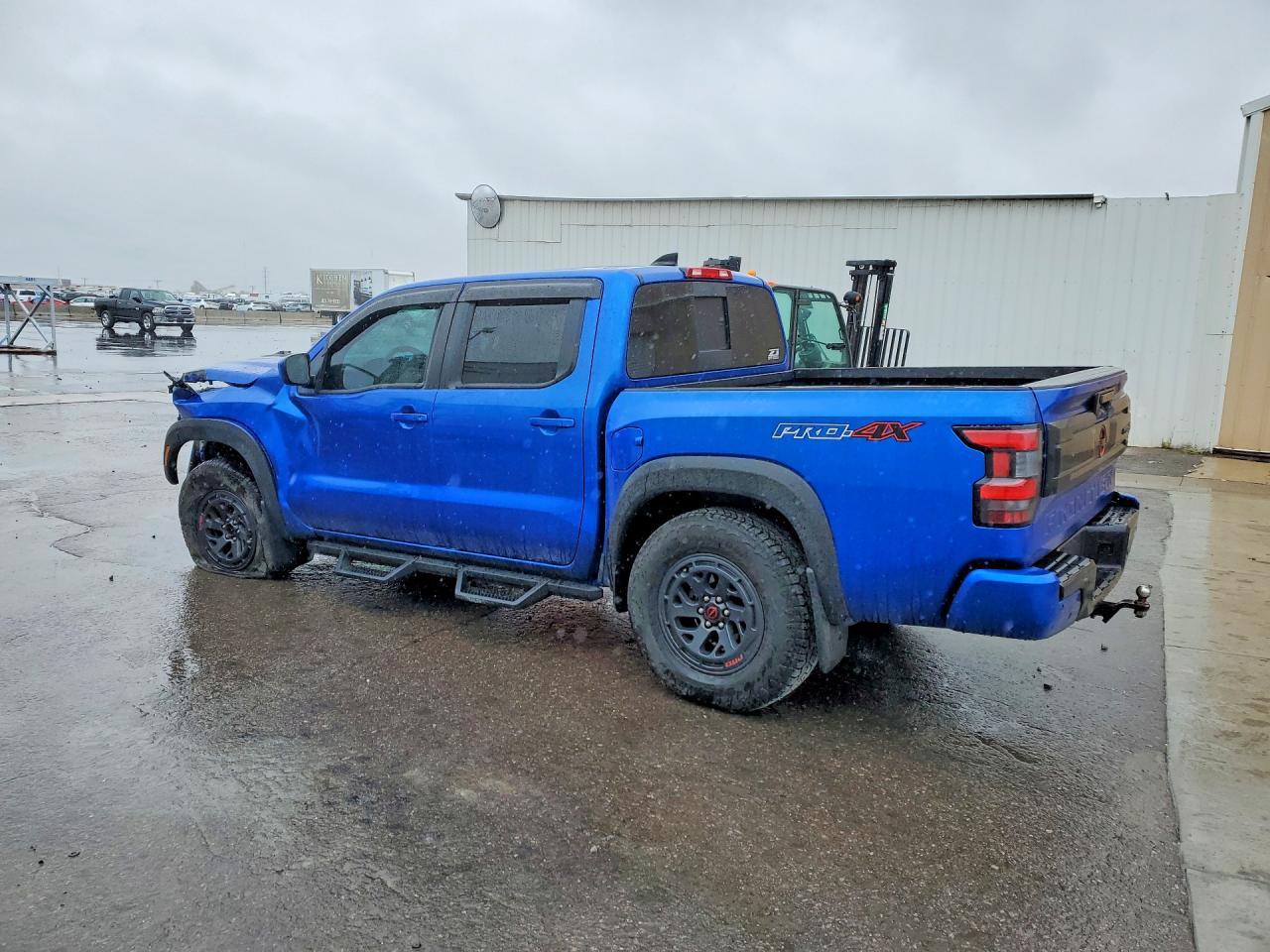 2025 Nissan Frontier Pro-4X - Фото 2