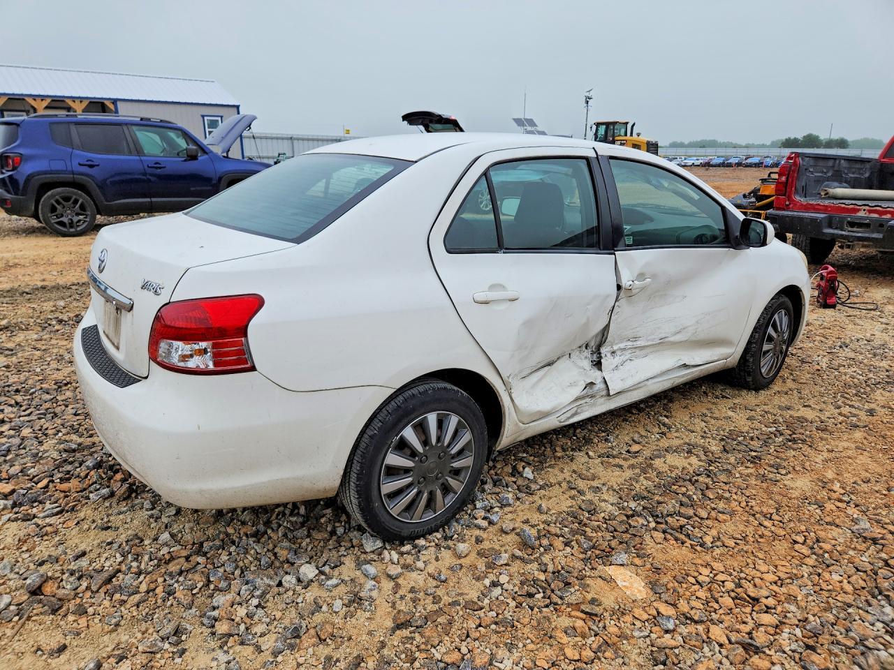 2009 Toyota Yaris Base - Image 3