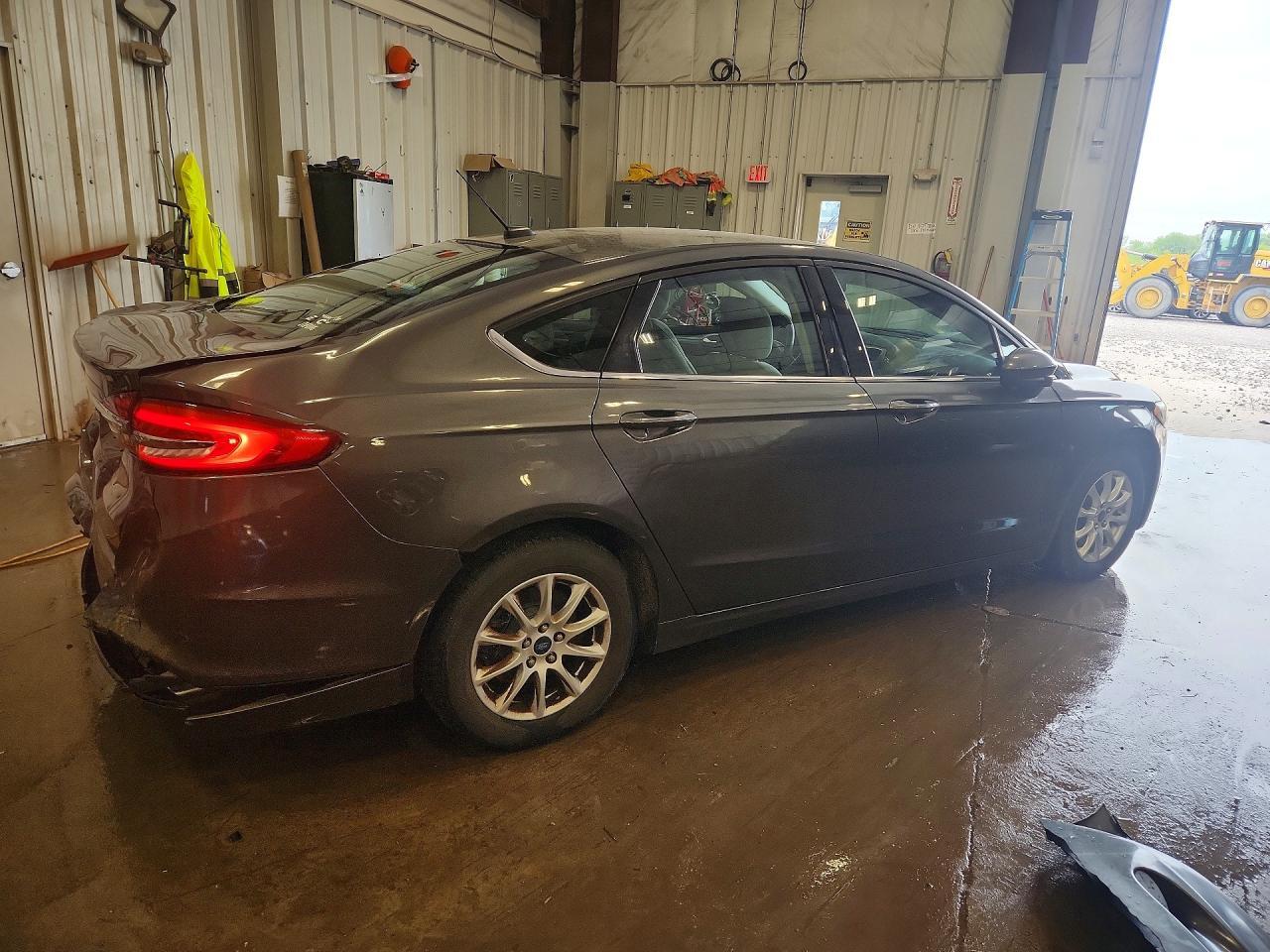 2017 Ford Fusion S - Image 3