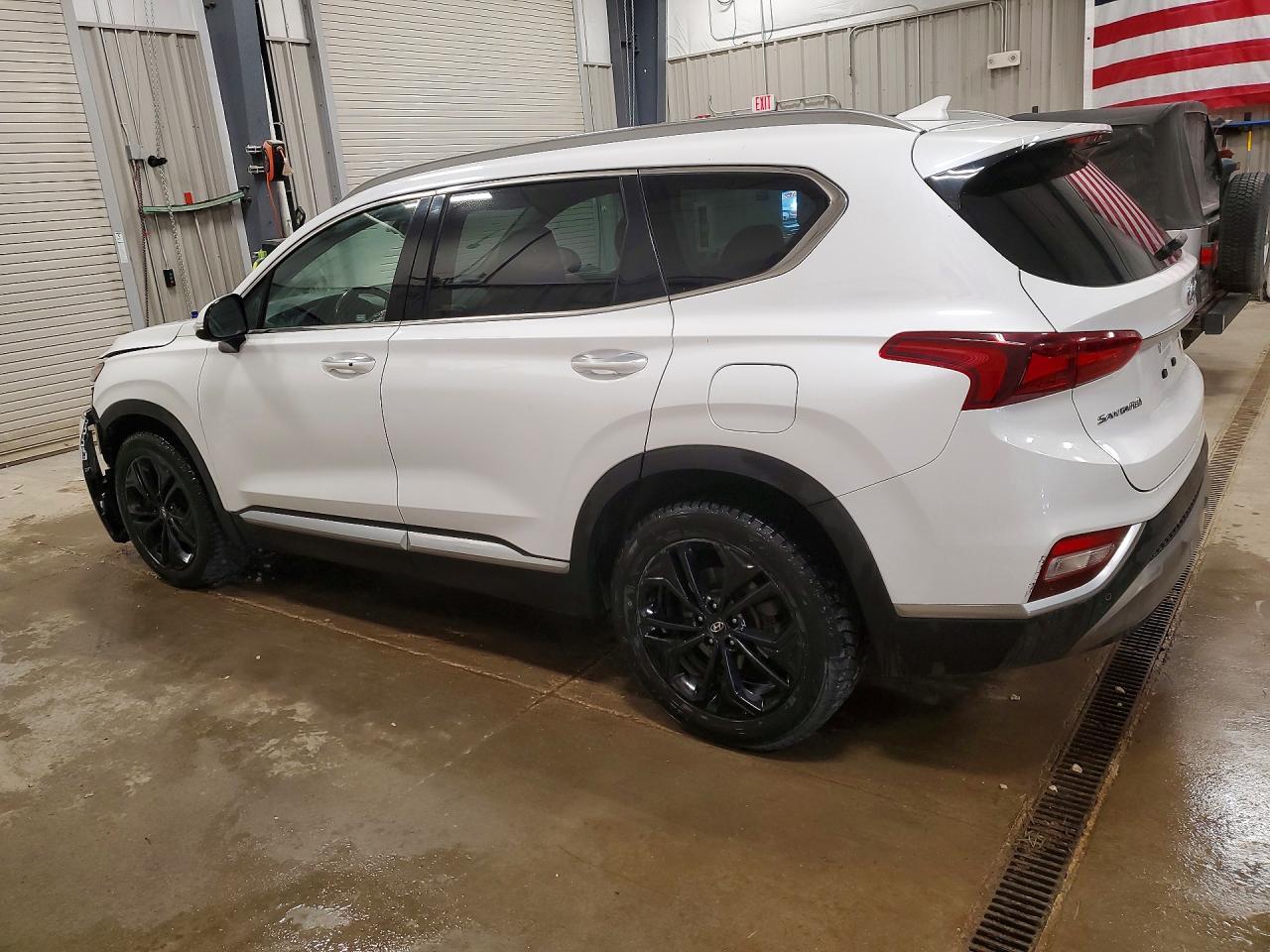 2019 Hyundai Santa Fe Limited 2.0T - Фото 2
